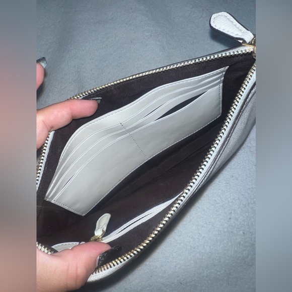 Coach wristlet - Picture 5 of 8